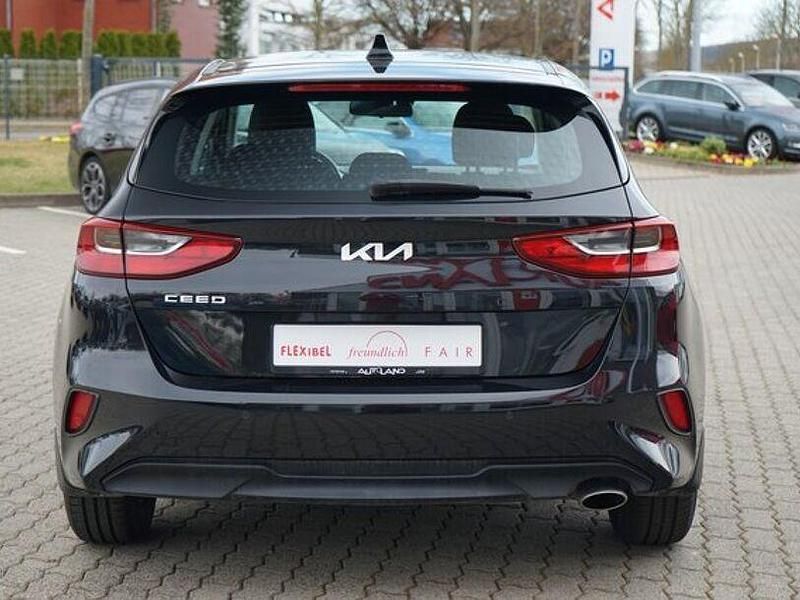 Gebraucht Kia Ceed 160 PS (117 kW) 2022 Schwarz Kleinwagen