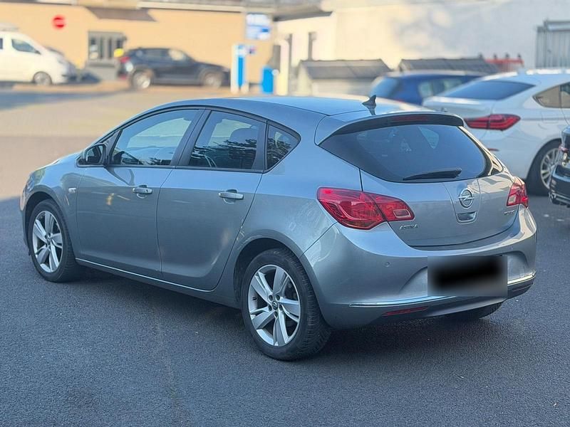 Gebraucht Opel Astra 140 PS (102 kW) 2016 Grau Limousine