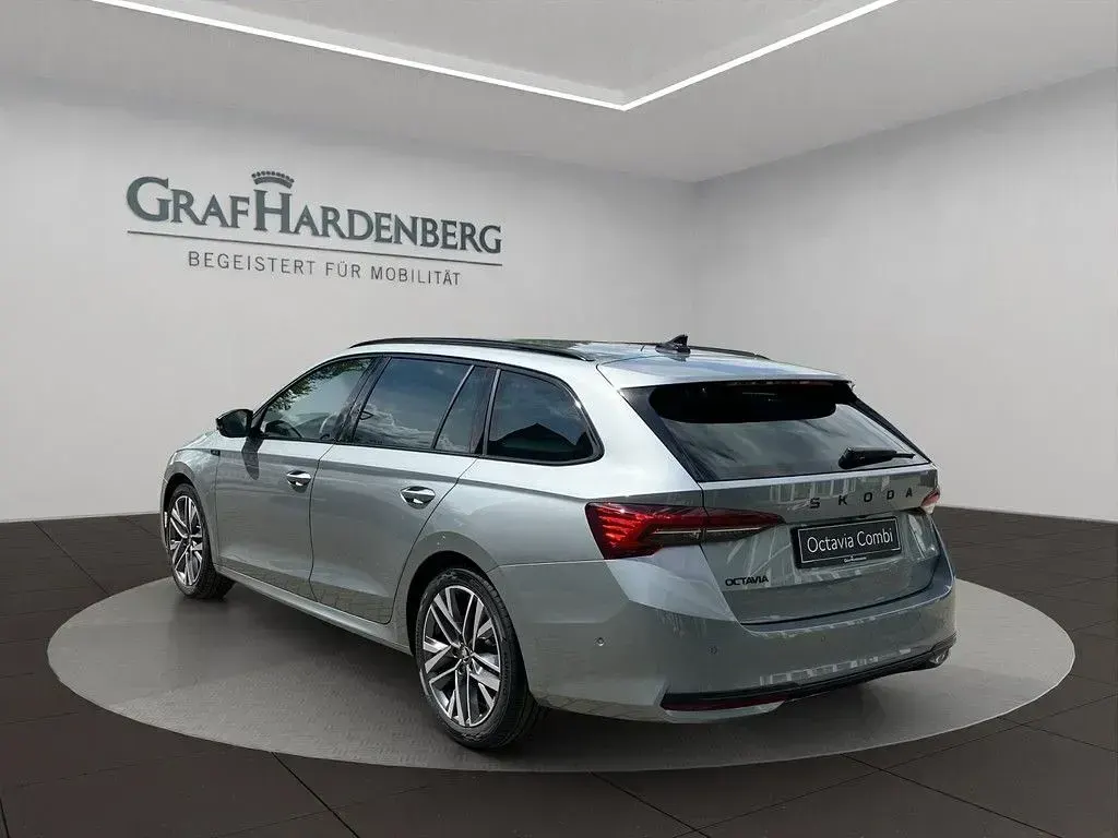 Neu Skoda Octavia SportLine 150 PS (110 kW) 2026 Silber Kombi