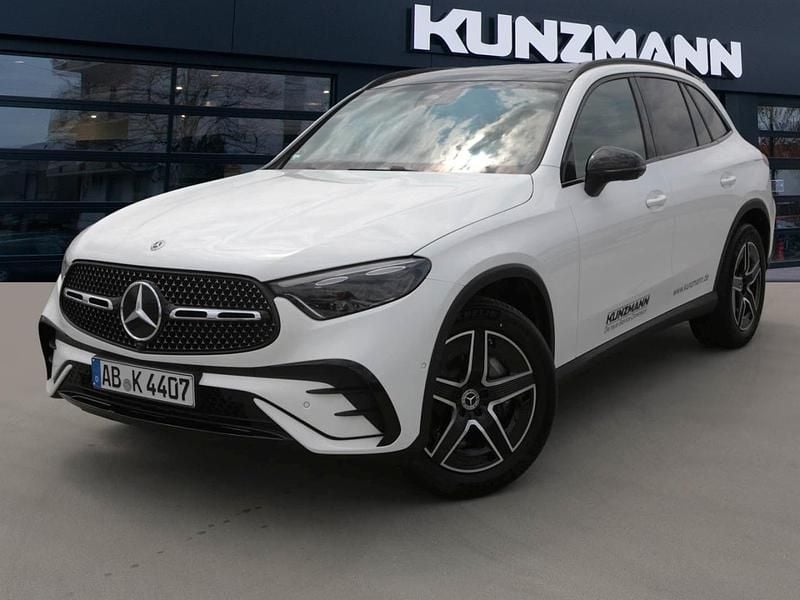 Polarweiss Gebraucht 2025 Mercedes GLC200 AMG SUV | 51.840 € (Guter Preis) - Bild 1/4