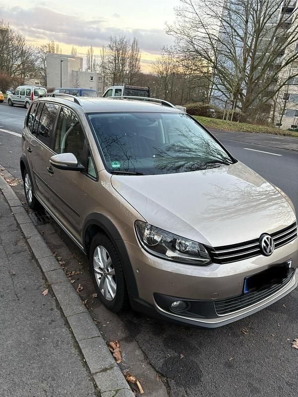 Andere farben Gebraucht 2013 VW Touran Cross Van / Kleinbus | 13.200 € (Teuer) - Bild 1/4