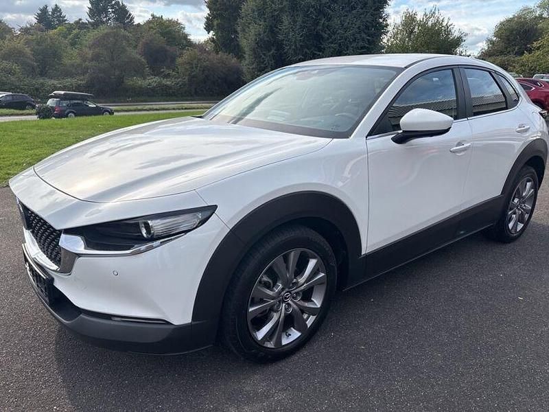 Weiß Gebraucht 2020 Mazda CX-30 Selection SUV | 21.990 € (Etwas zu teuer) - Bild 1/4