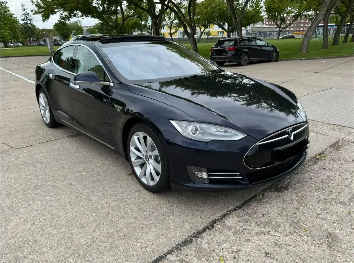 Gebraucht Tesla Model S 309 kW (421 PS) 2014 Blau Kleinwagen
