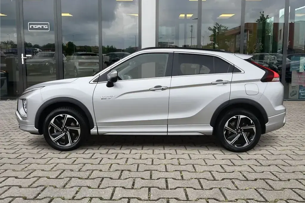 Usado Mitsubishi Eclipse Cross Intense+ 188 CV (138 kW) 2023 Gris SUV