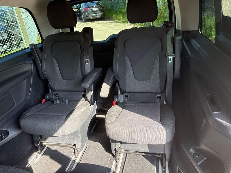 Gebraucht Mercedes V250 Edition 190 PS (139 kW) 2017 Blau Van / Kleinbus