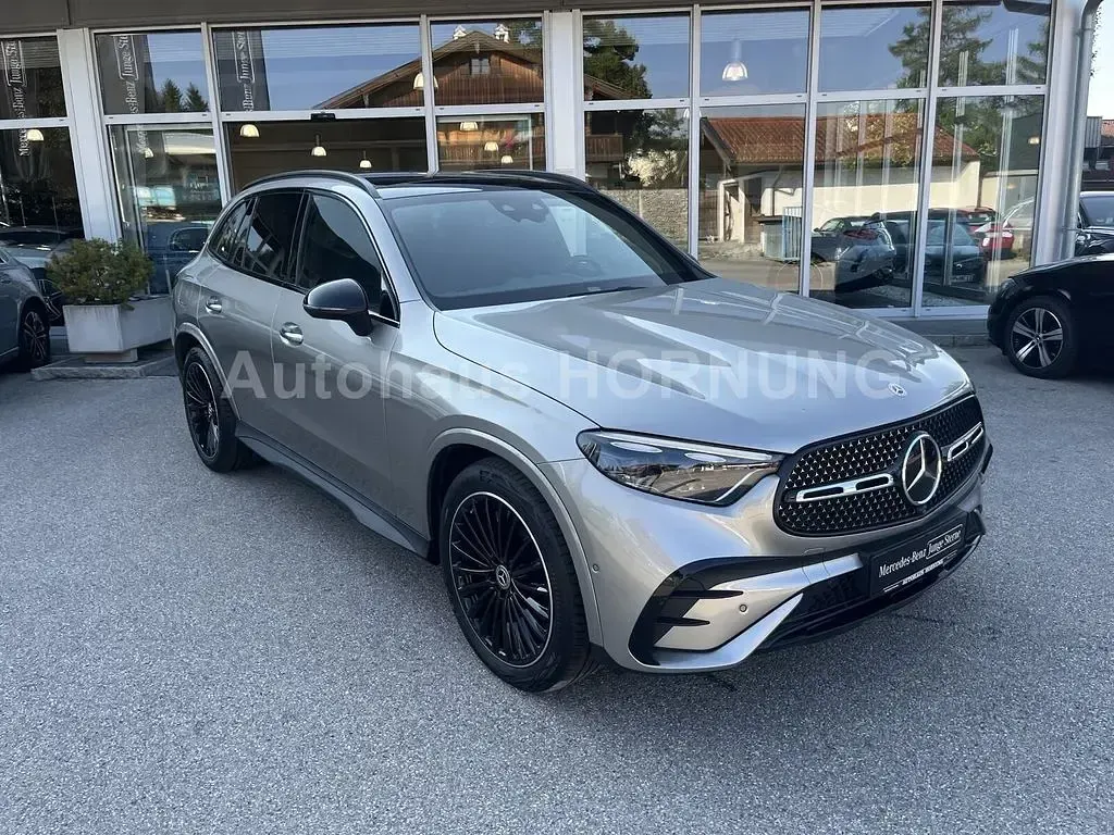 Gebraucht Mercedes GLC300 AMG line 269 PS (197 kW) 2023 Silber SUV