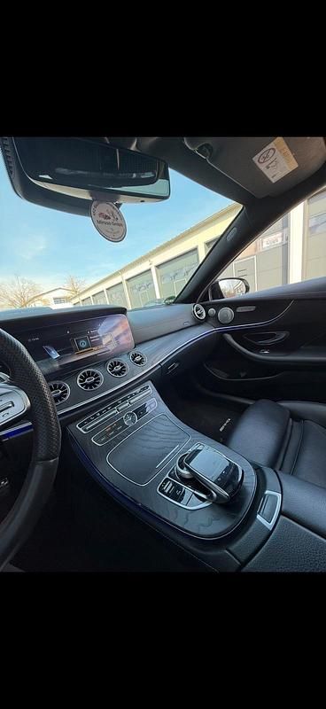 Gebraucht Mercedes E350 286 PS (210 kW) 2019 Weiß Coupé