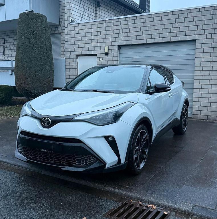 Grau Gebraucht 2021 Toyota C-HR Sport SUV | 18.900 € (Superpreis) - Bild 1/4