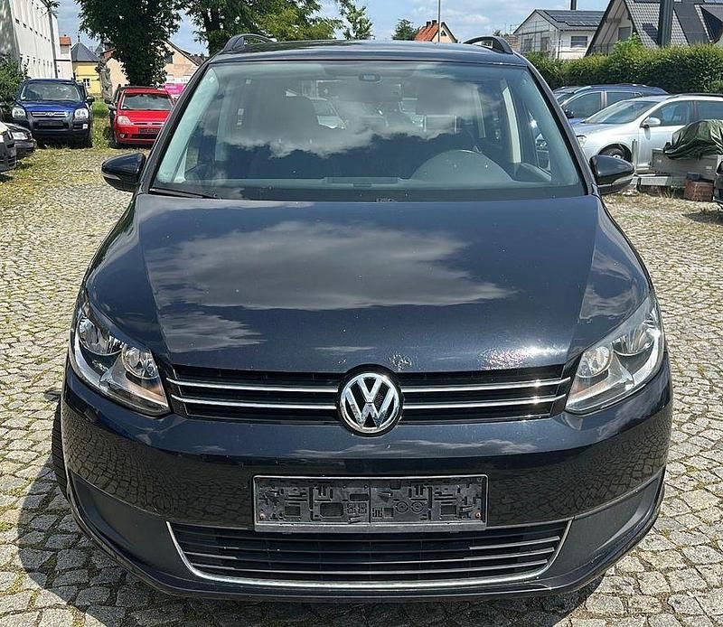 Schwarz Gebraucht 2010 VW Touran Comfortline Van / Kleinbus | 2.900 € (Superpreis) - Bild 1/4