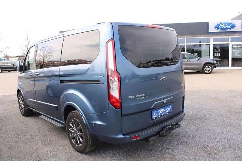 Gebraucht Ford Tourneo 150 PS (110 kW) 2022 Chromablau metallic Van / Kleinbus