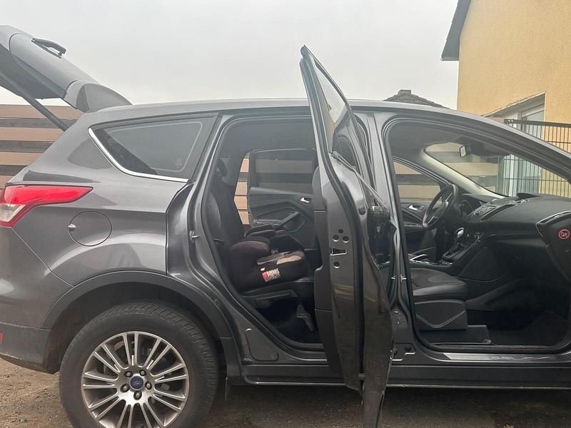 Gebraucht Ford Kuga Titanium 181 PS (133 kW) 2014 Grau SUV