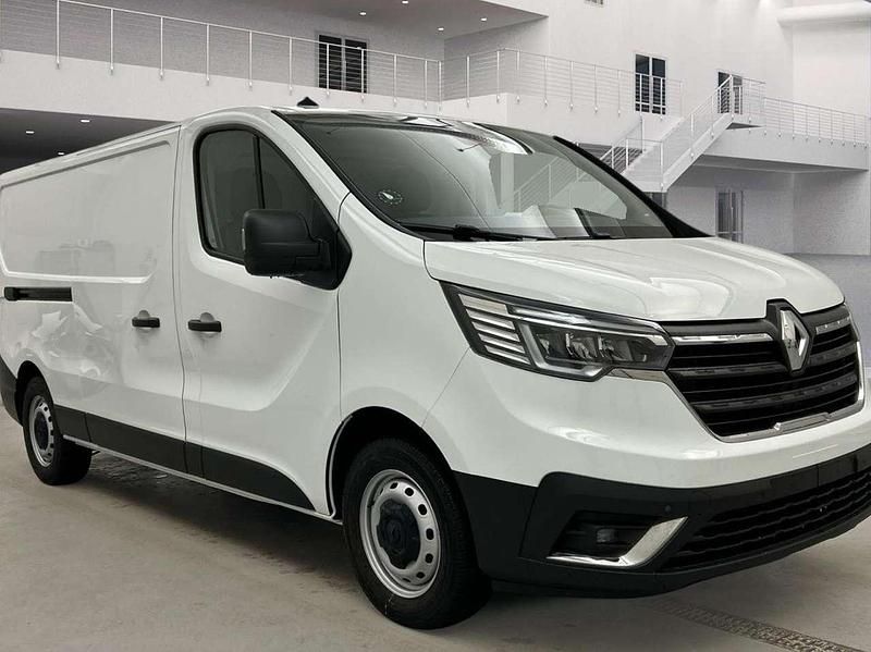 Gebraucht Renault Trafic Komfort 131 PS (96 kW) 2022 Mineralweiß Van / Kleinbus