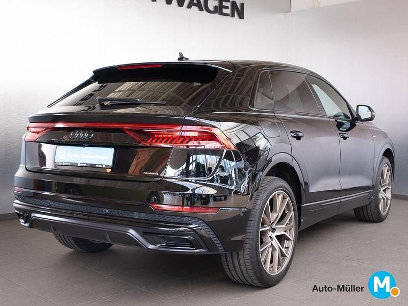 Gebraucht Audi Q8 S-Line 286 PS (210 kW) 2023 Mythosschwarz metallic (metallic) SUV