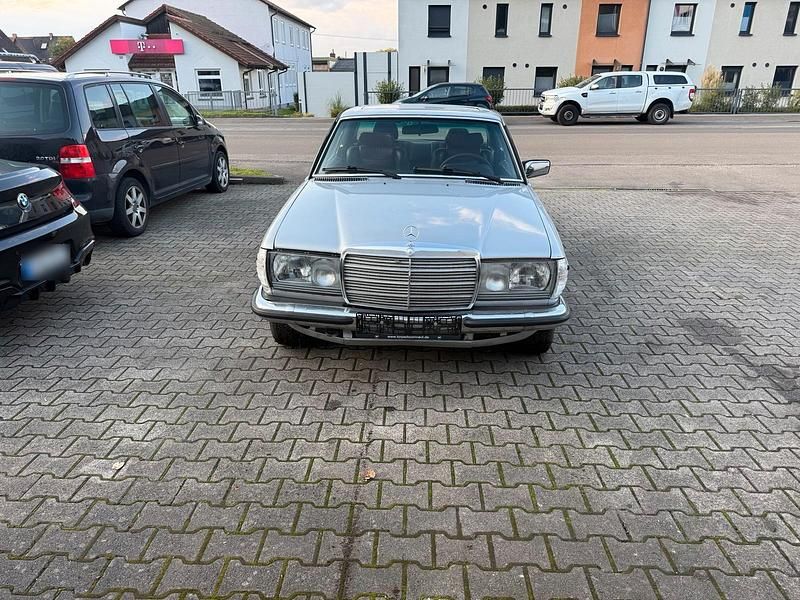 Gebraucht Mercedes 280 1978 Silber Coupé