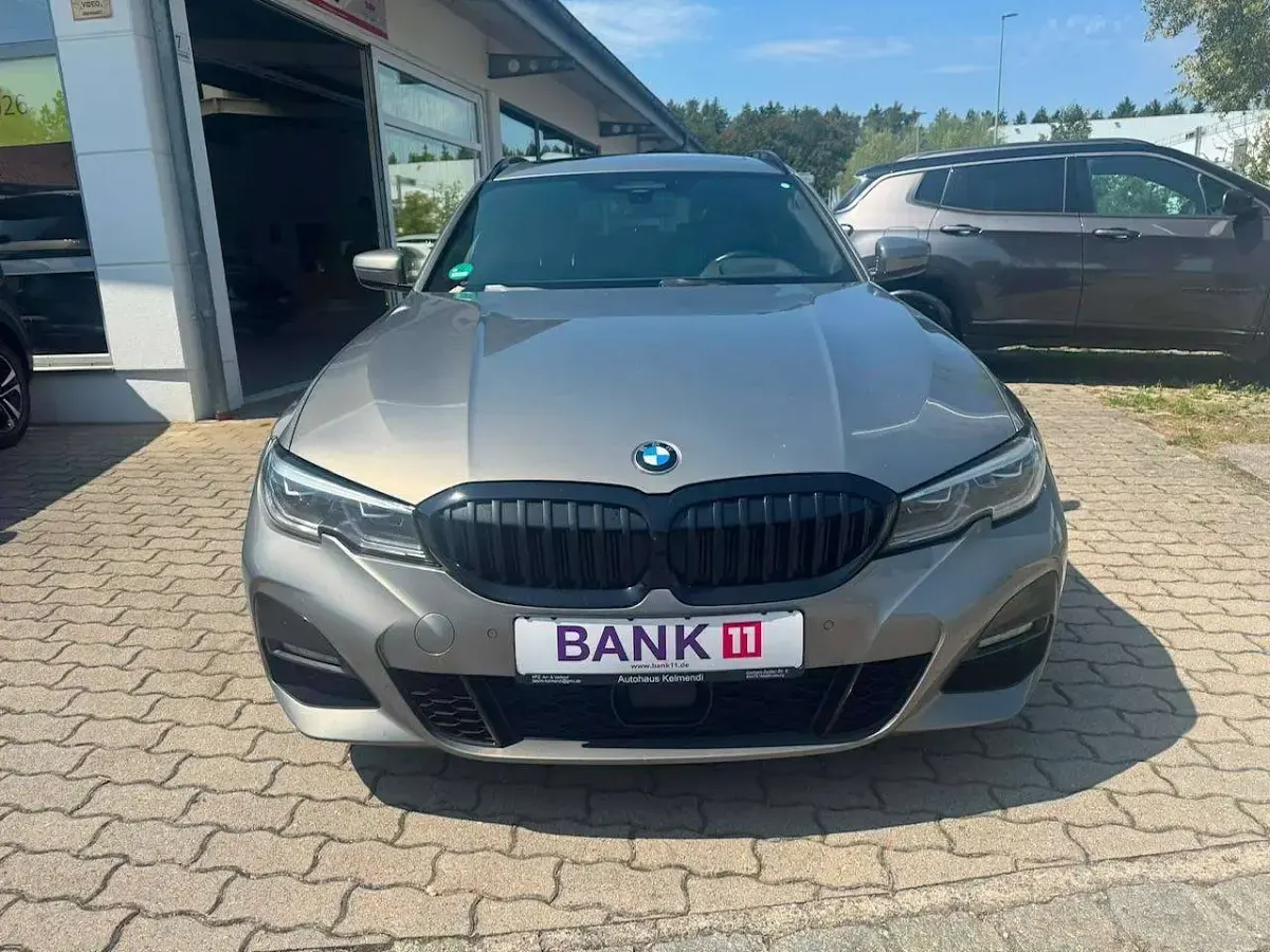 Gebraucht BMW 330 M Sport 286 PS (210 kW) 2021 Oxidgrau ii metallic Kombi