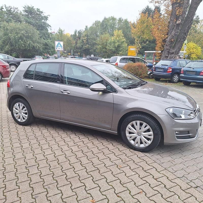 Gebraucht VW Golf VII Allstar 110 PS (80 kW) 2016 Grau Limousine