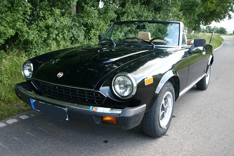 Schwarz Gebraucht 1986 Fiat 124 Spider Cabrio | 13.000 € - Bild 1/4