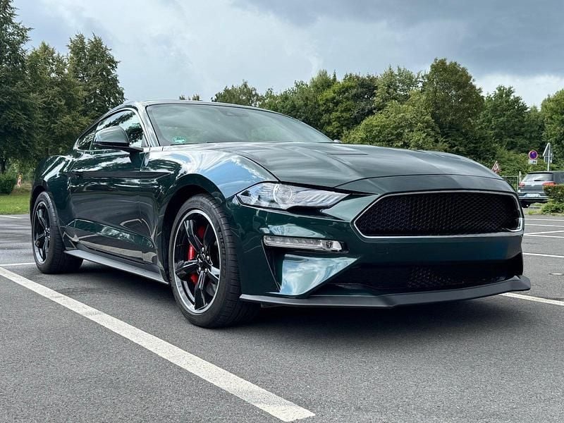 Grün Gebraucht 2020 Ford Mustang Bullitt Coupé | 49.900 € (Etwas zu teuer) - Bild 1/4