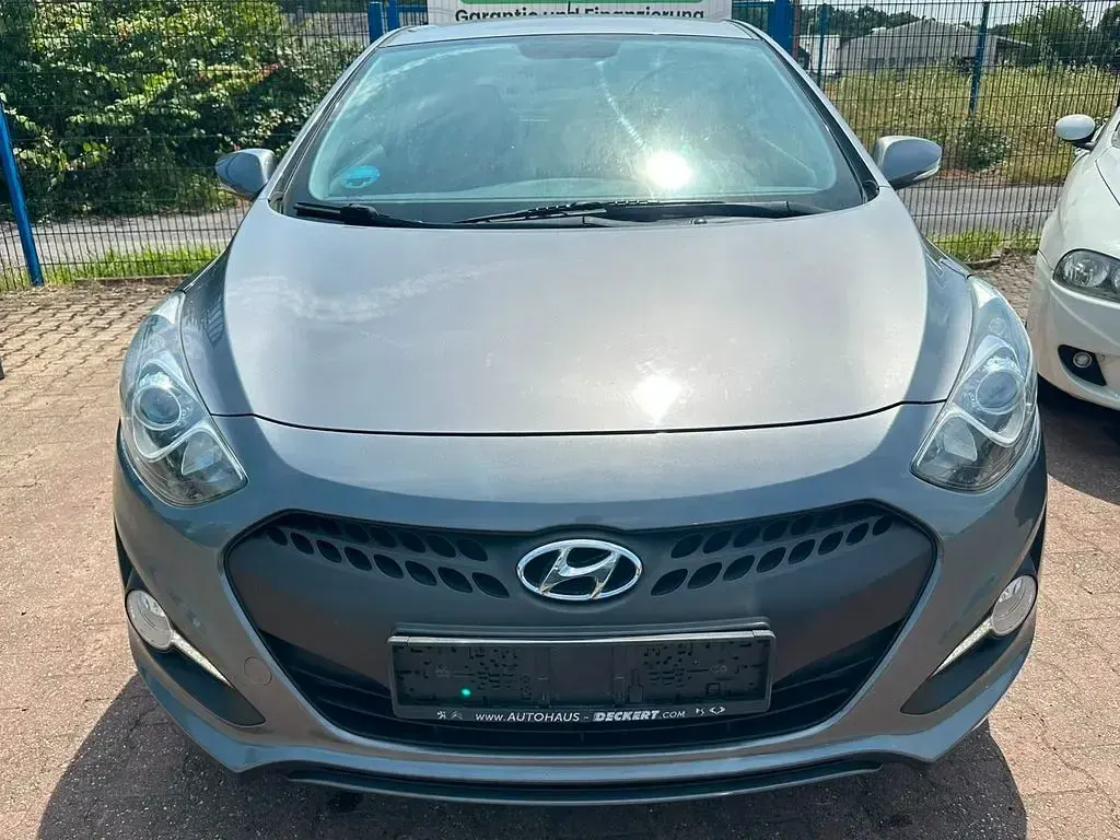 Gebraucht Hyundai i30 99 PS (72 kW) 2013 Grau Coupé