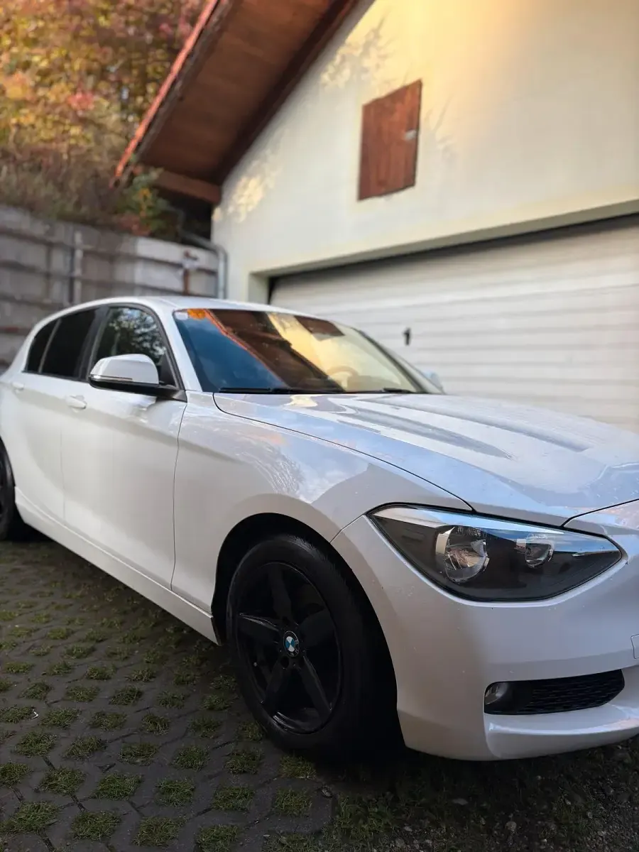 Gebraucht BMW 116 Efficient Dynamics 120 PS (88 kW) 2012 Weiß Kleinwagen