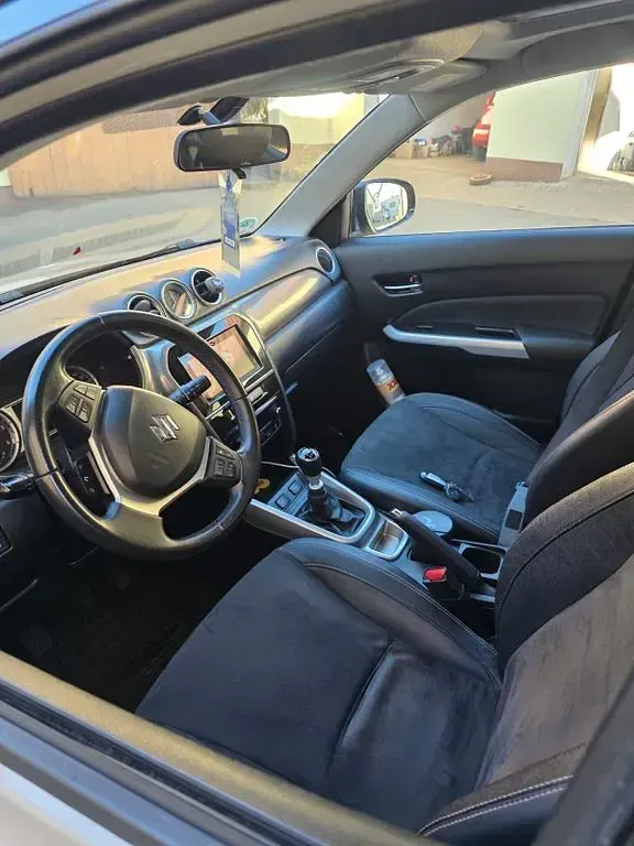 Gebraucht Suzuki Vitara Comfort+ 120 PS (88 kW) 2016 Beige SUV