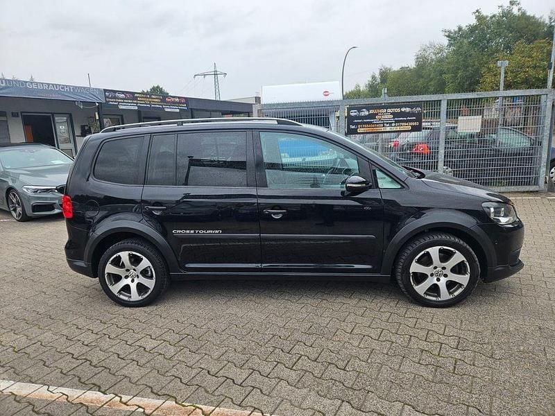 Gebraucht VW Touran Cross 140 PS (102 kW) 2011 Schwarz Van / Kleinbus