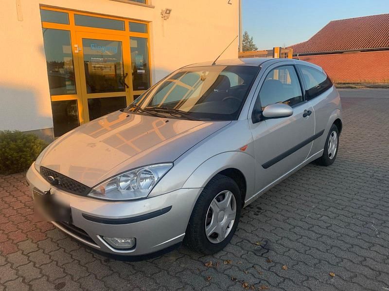 Silber Gebraucht 2002 Ford Focus Kleinwagen | 1.200 € (Guter Preis) - Bild 1/4