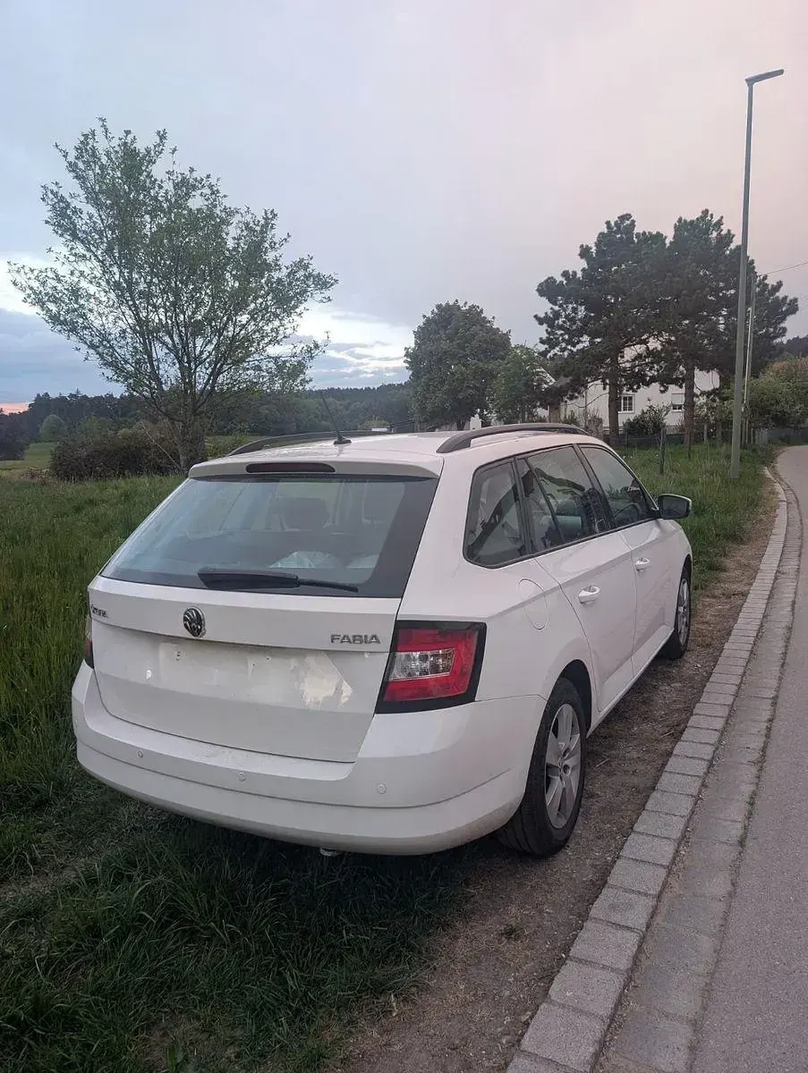 Gebraucht Skoda Fabia Clever 95 PS (69 kW) 2018 Weiß Kombi