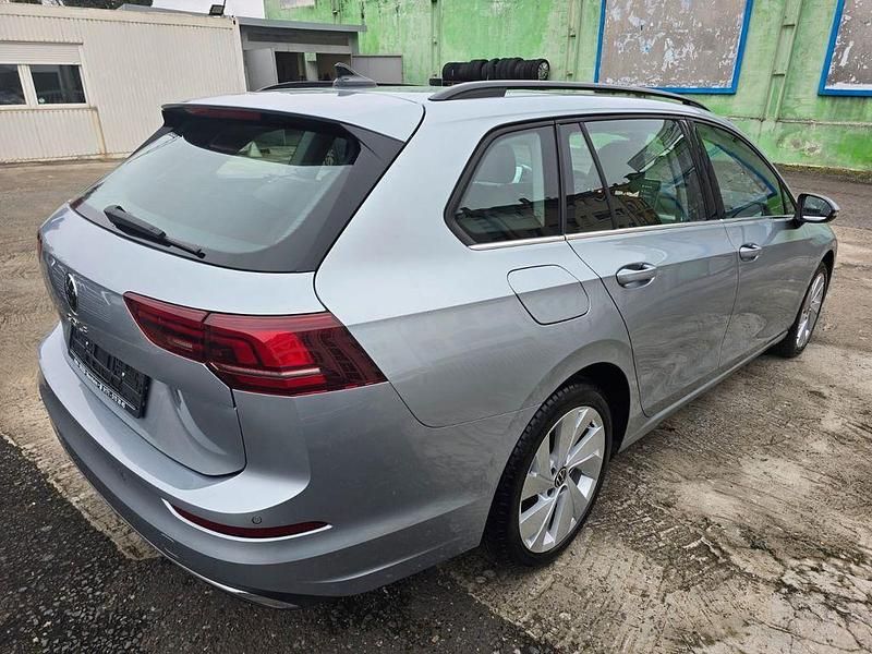 Gebraucht VW Golf VIII Style 150 PS (110 kW) 2025 Silber Kombi