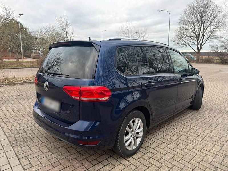 Gebraucht VW Touran 150 PS (110 kW) 2017 Blau Van / Kleinbus