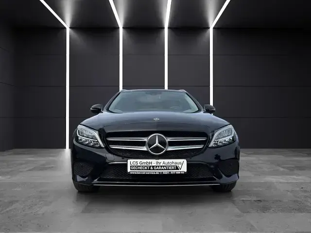 Gebraucht Mercedes C200 160 PS (117 kW) 2020 Schwarz Kombi