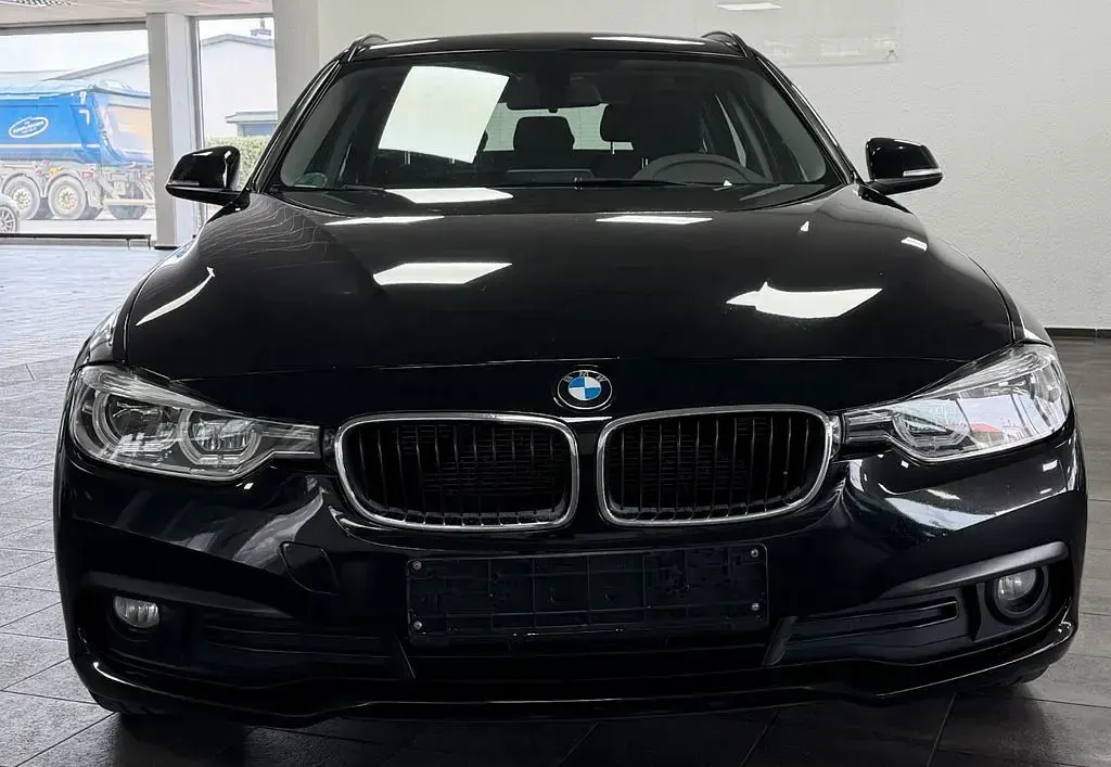 Gebraucht BMW 318 150 PS (110 kW) 2017 Schwarz Kombi