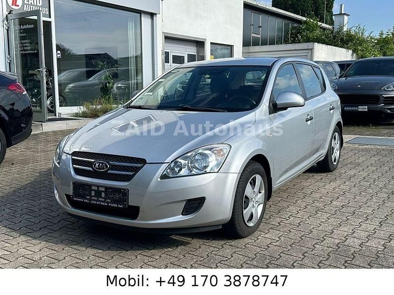 Gebraucht Kia Ceed 109 PS (80 kW) 2009 Grau Kleinwagen