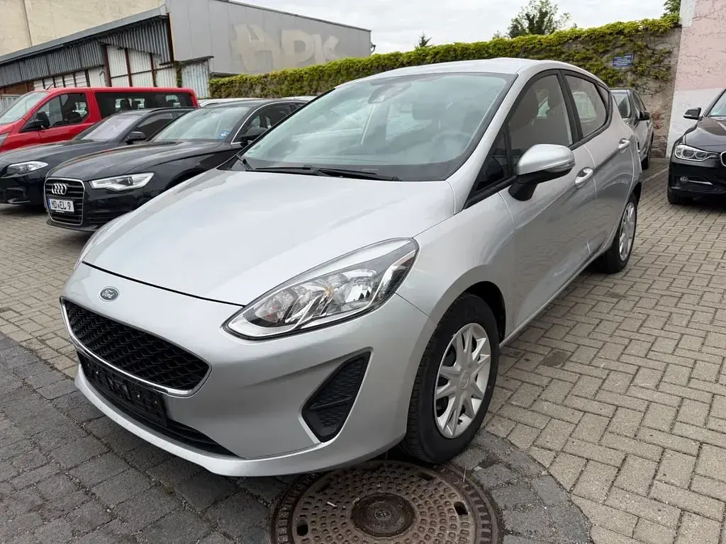 Usata Ford Fiesta Trend 86 CV (63 kW) 2017 Argento Utilitaria