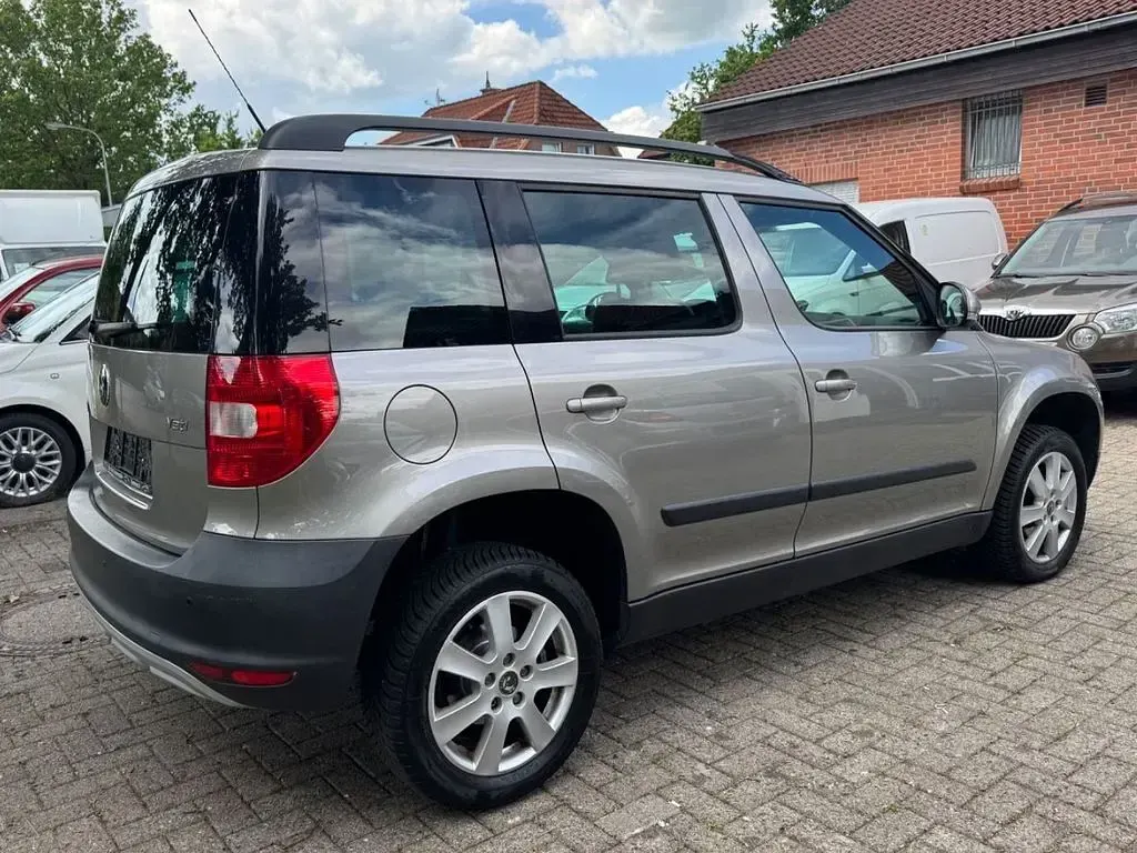Gebraucht Skoda Yeti Ambition 105 PS (77 kW) 2010 Beige SUV