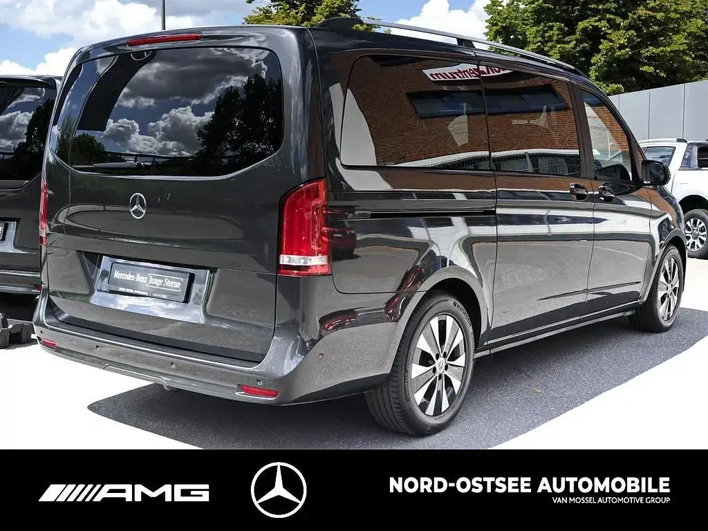 Gebraucht Mercedes V220 Edition 163 PS (119 kW) 2022 Grau Van / Kleinbus