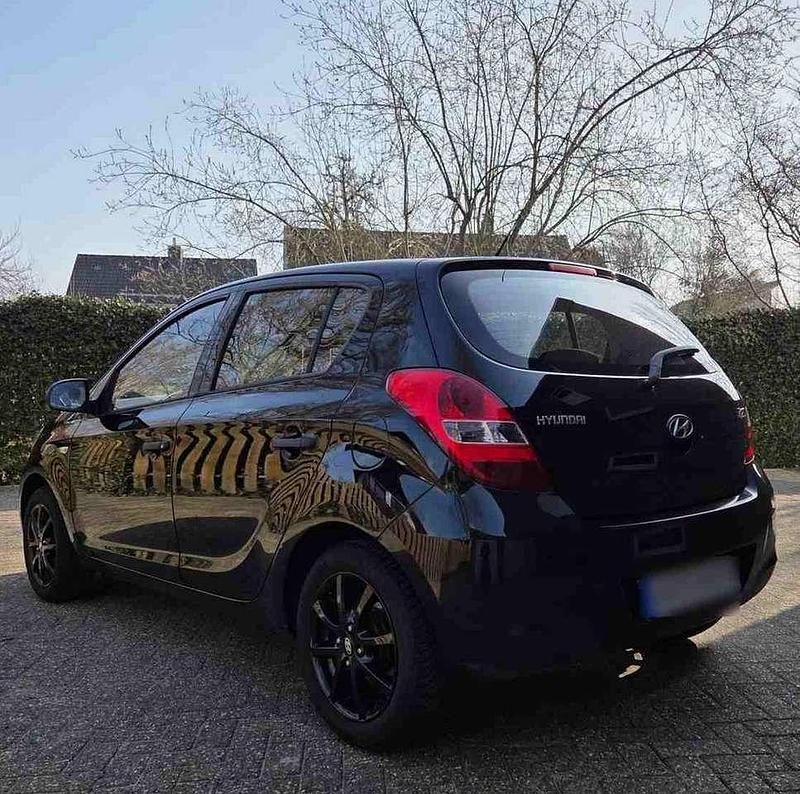 Gebraucht Hyundai i20 Classic 77 PS (56 kW) 2010 Schwarz Kleinwagen