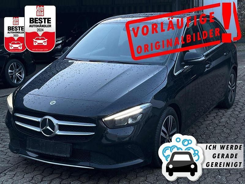 Schwarz Gebraucht 2021 Mercedes B200 Van / Kleinbus | 24.990 € (Fairer Preis) - Bild 1/4