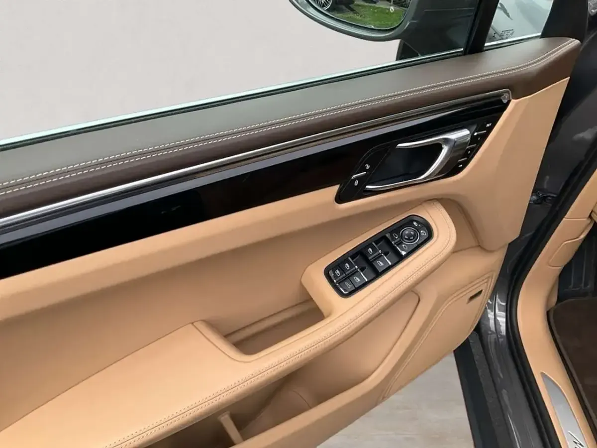 Begagnad Porsche Macan S 258 HK (189 kW) 2015 Grå SUV