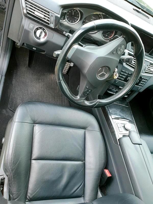 Gebraucht Mercedes E350 Avantgarde 210 PS (154 kW) 2010 Schwarz Kombi