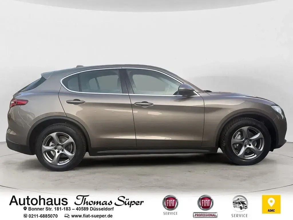 Gebraucht Alfa Romeo Stelvio Super 179 PS (131 kW) 2018 Colore esterno (regray) SUV