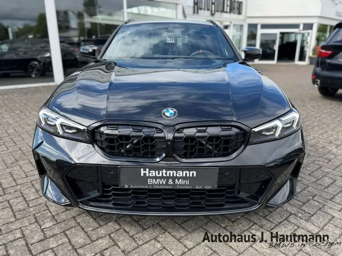 Gebraucht BMW 340 M Sport 374 PS (275 kW) 2025 Saphirschwarz Kombi