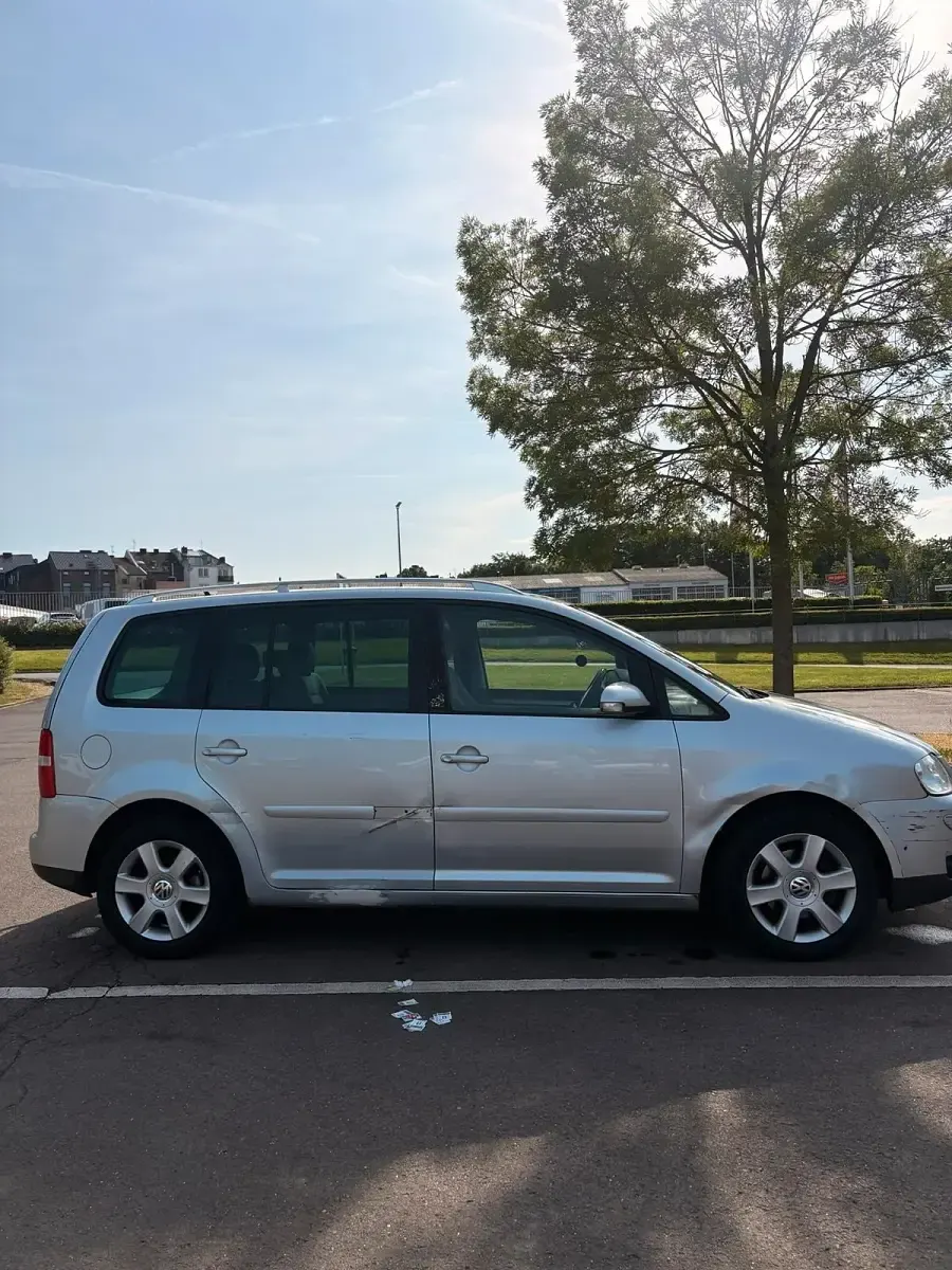Gebraucht VW Touran 140 PS (102 kW) 2005 Silber Van / Kleinbus