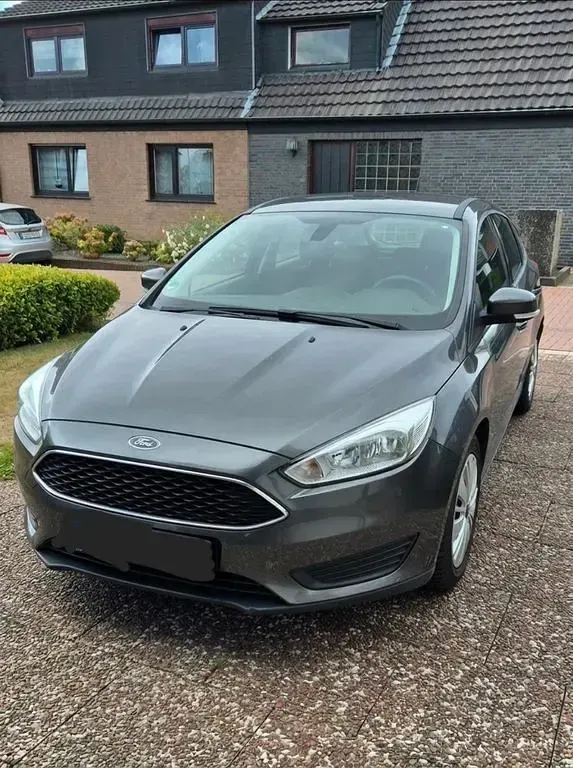 Gebraucht Ford Focus 101 PS (74 kW) 2017 Schwarz Limousine