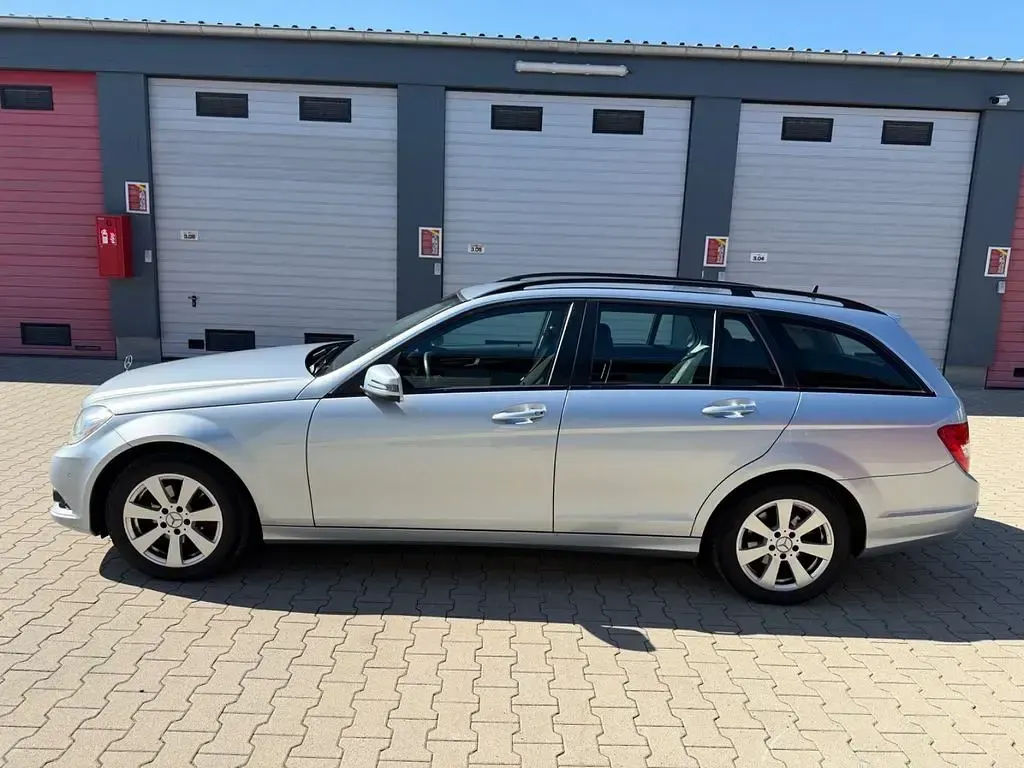 Gebraucht Mercedes C200 136 PS (100 kW) 2013 Silber Kombi
