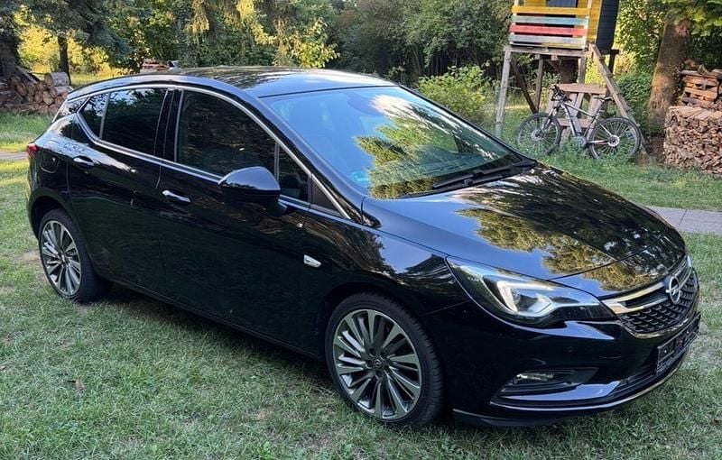Schwarz Gebraucht 2019 Opel Astra Ultimate Limousine | 7.850 € (Superpreis) - Bild 1/4