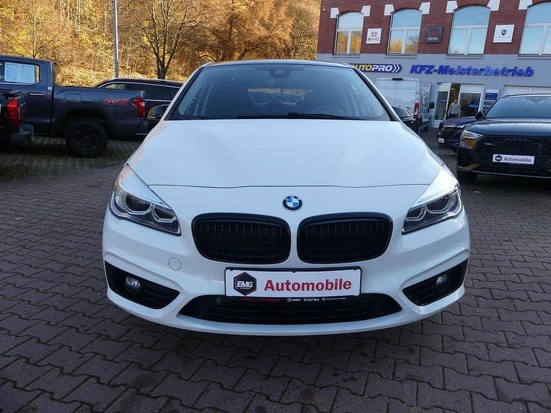 Gebraucht BMW 220 Advantage 192 PS (141 kW) 2016 Weiß Van / Kleinbus