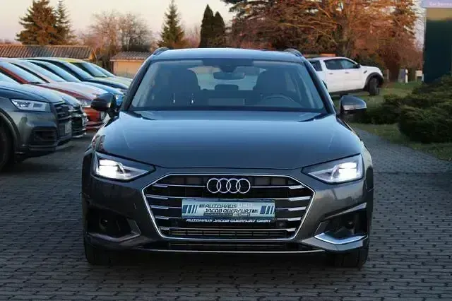 Używany Audi A4 Advanced 204 KM (150 kW) 2022 Szary Kombi