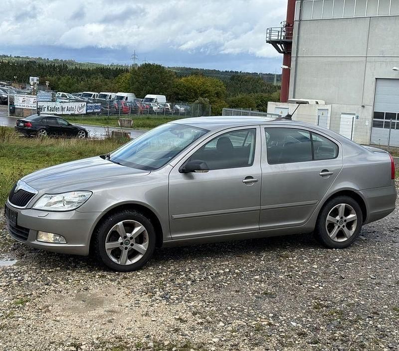 Beige Gebraucht 2012 Skoda Octavia Limousine | 4.750 € (Superpreis) - Bild 1/4