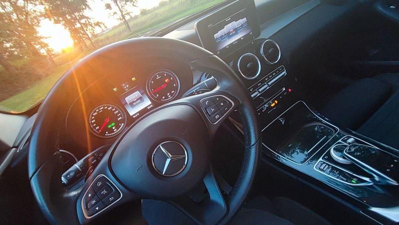 Schwarz Gebraucht 2017 Mercedes C200 Kombi | 16.200 € (Fairer Preis) - Bild 1/4